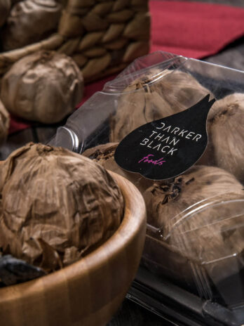 Whole black garlic bulbs 200gm